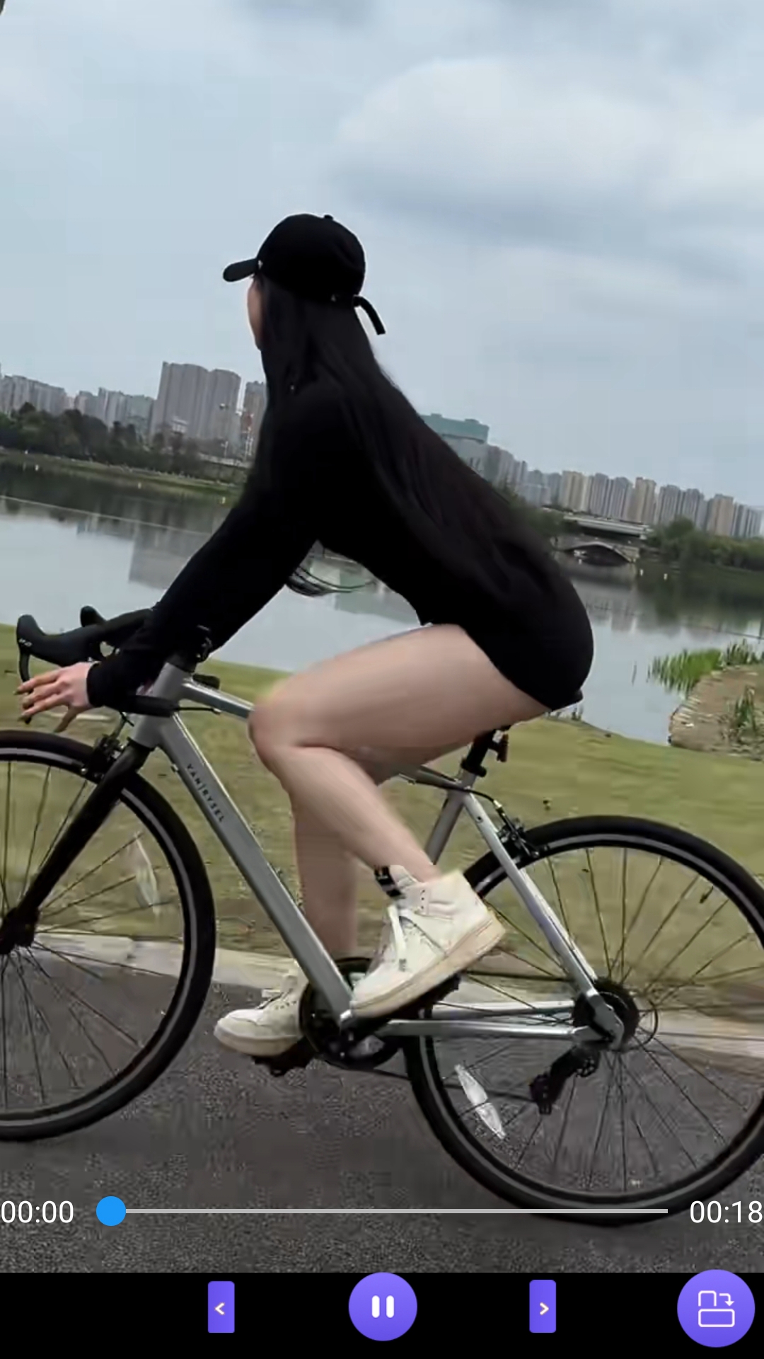 sm女王视频网截图